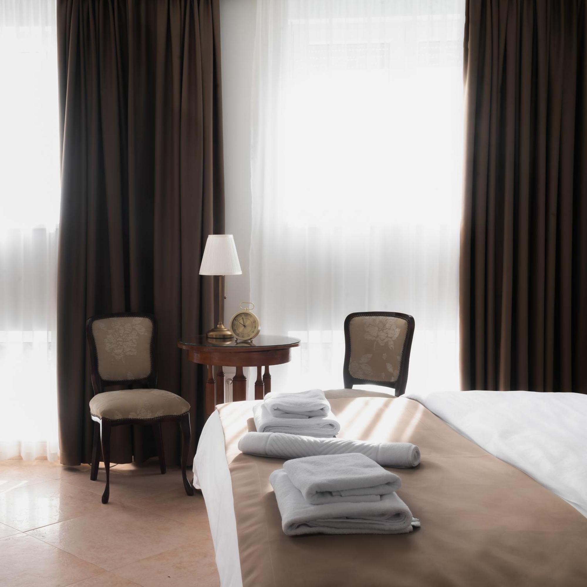 Hotel Jardin Belgrád Kültér fotó
